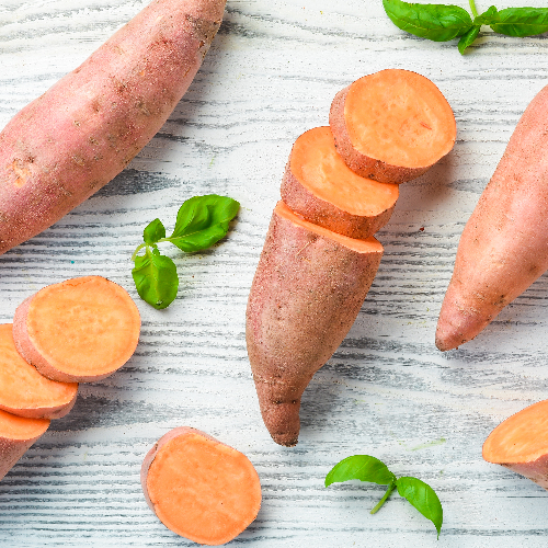 Zoete aardappel bevat langzame koolhydraten, ijzer en vitamine B6